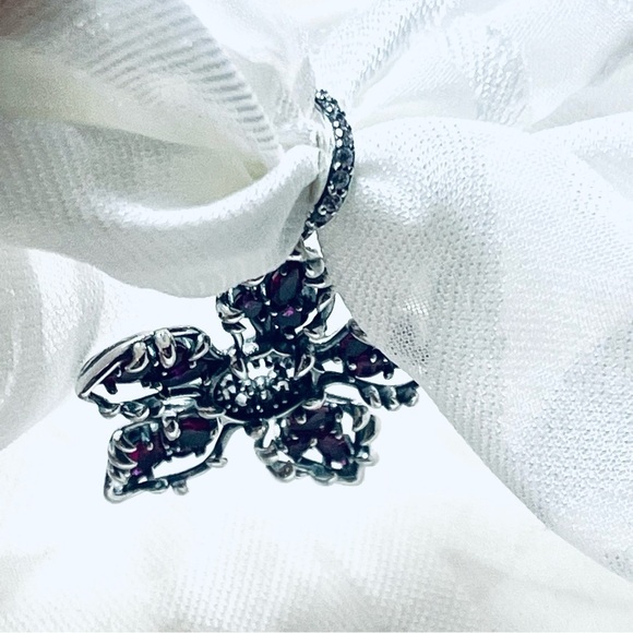 👹 NWOT Stranger Things Demogorgon Charm ⚡ - Picture 10 of 15